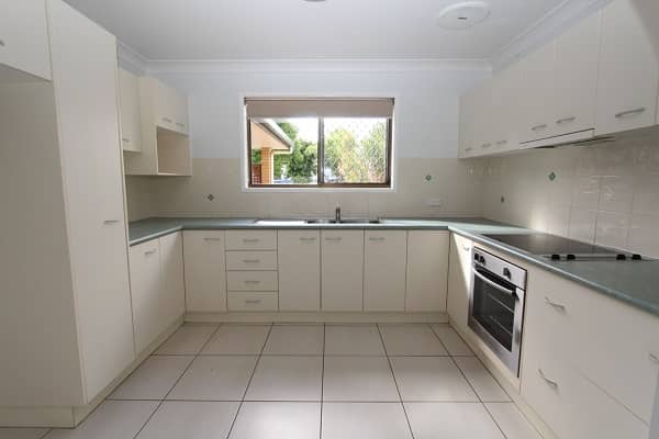 Wynnum House for Rent kitchen