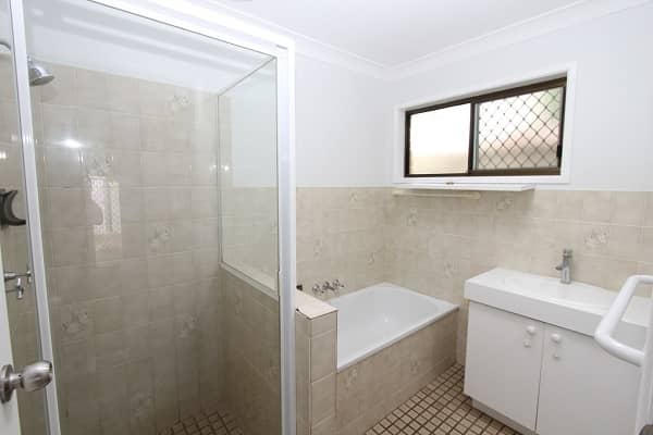 House for Rent Shower Room